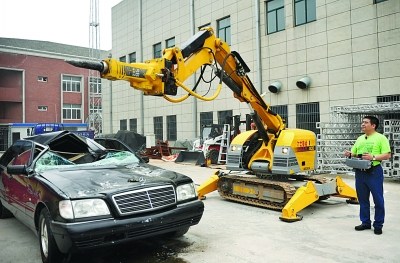 北京律师欲举报陈光标砸车称涉毁坏公私财物罪