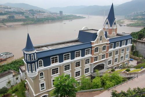 中国最美希望小学如别墅 耗资350万可修17小学