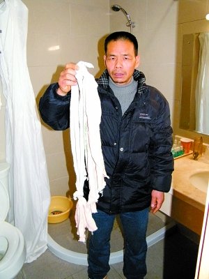 贫苦女研究生自缢续:家属称校方出言威胁