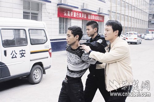 少年遭拐骗被逼行窃 每天偷两千不够就挨打