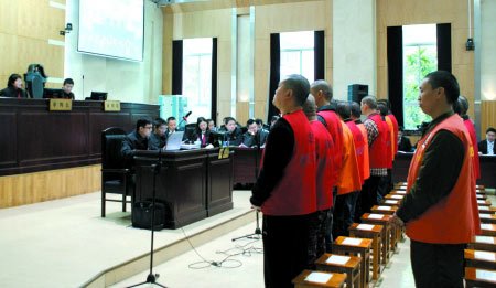 黑老大买通公安局长开赌场 投1000万收息700万