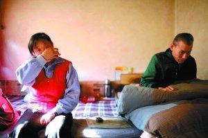 丈夫瘫痪25年为还妻子自由申请离婚(图)