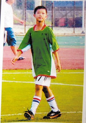 中学足球教练打死14岁队员受审 庭上多次道歉