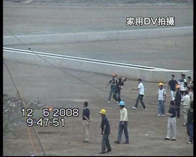 上海钉子户事件折射物权法与拆迁条例博弈