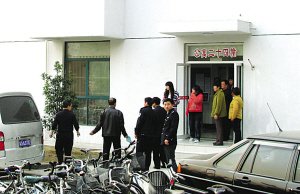 女大学生晾衣杆自缢身亡 死因疑是考研压力大