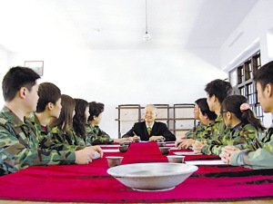 富二代培训班3个月收费66万 教学含骑马茶道