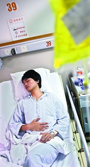 8龄童吃石斑鱼卵中毒后全身瘫痪(组图)