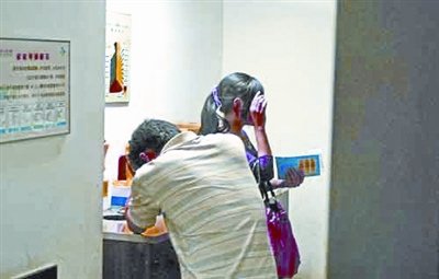 小学五年级女生学校厕所生下男婴 称曾遭性侵