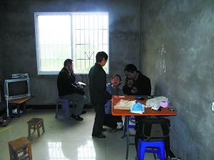 男子复婚不成杀前妻 前岳母发动200人为其求情