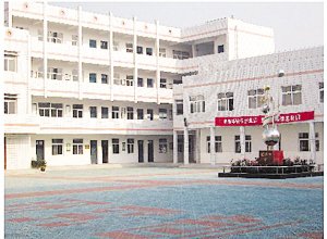 小学期末考发错试卷 校长称任何工作都有失误