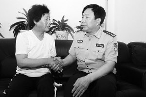青年逃亡15年后变白头翁 称生活没有尊严(图)
