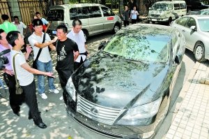 广东杀警嫌凶枪法精准 疑6天连杀6人(组图)
