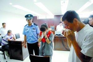 病人接受黑诊所医生输液时猝死 家属索赔57万