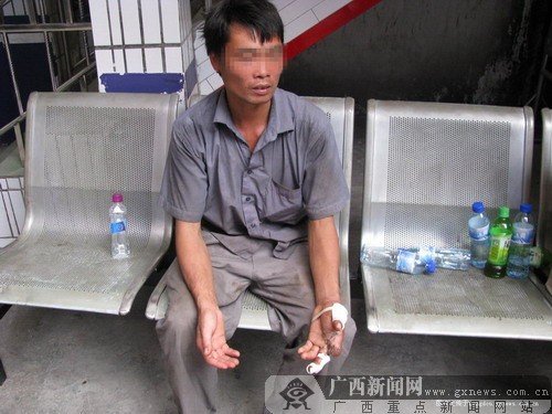 丈夫手指被削断妻子绝望跳楼 未签合同维权难
