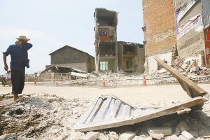 重庆货车撞垮4层楼致6死4伤续:同路段2次出事