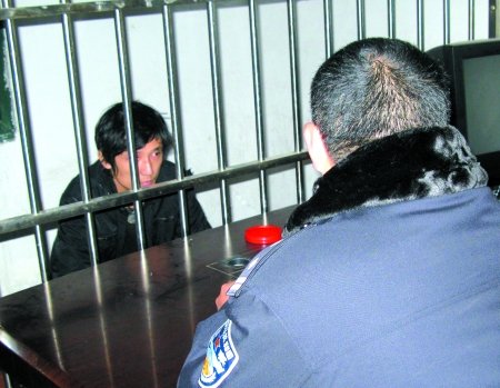 男子撞死老妇伪造奸杀假象 潜逃十年终落网