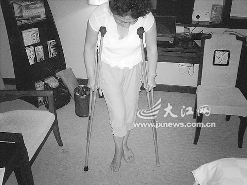 修水女商人因合同纠纷被挟持(组图)