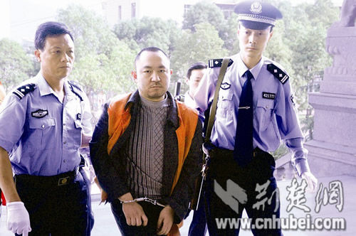 医生因职称评定生怨恨杀医院副院长获死刑(图)
