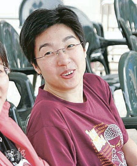 女老师非礼13岁女生受审 女生供称曾