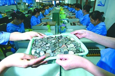 无人售票公交车一年收游戏币十万枚(图)