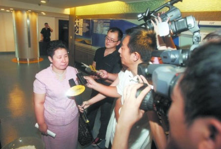霸王CEO就员工因负面报道冲击报社登门致歉