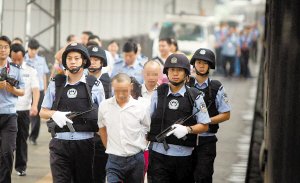 男子短信诈骗保证金 一个月骗了60万(图)