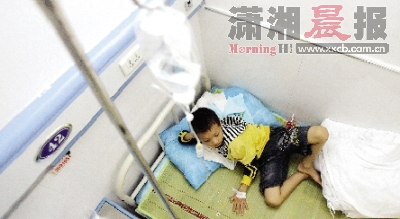 湖南桃江一小学突发细菌性痢疾 200名学生住院