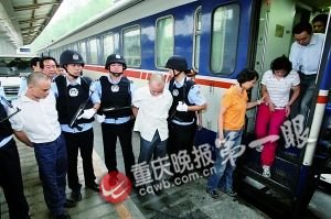 网上担保公司套走15.6万元 发短信挑衅受害人
