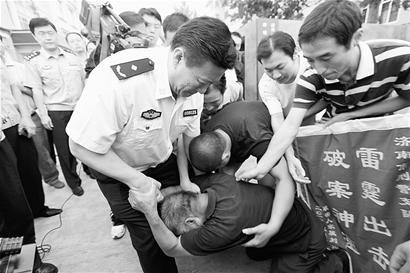 男子自制钢珠短枪劫杀的哥 警方6昼夜破案