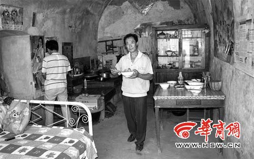 王宏仁现在的愿望是给家里新建几个新窑洞