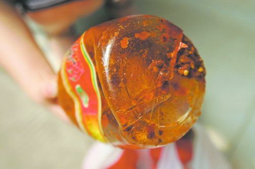 女子因超市豆瓣酱爆炸遭殃获赔200元(图)